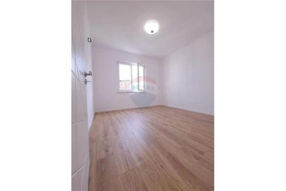Tirane, shitet apartament 2+1 Kati 6, 94 m² 210.000 € (Rruga E Durresit)