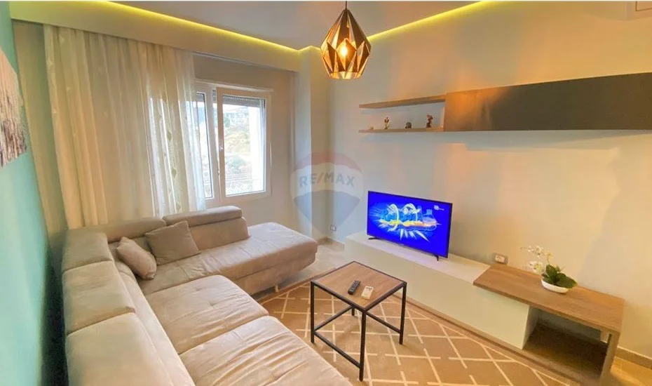 Tirane, jepet me qera apartament 2+1 Kati 3, 70 m² 500 € (kodra e diellit)
