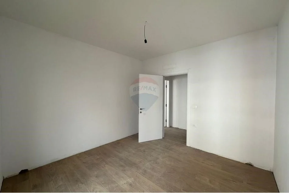 Tirane, shitet apartament 3+1 Kati 5, 149 m² 276.316 € (SHITET APARTAMENT 3+1+2 TE KODRA E DIELLIT)