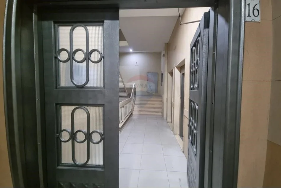 Tirane, shitet apartament 2+1 Kati 4, 150 m² 272.000 € (APARTAMENT 2+1+2 PER SHITJE TE MARTENITETI TE RI)