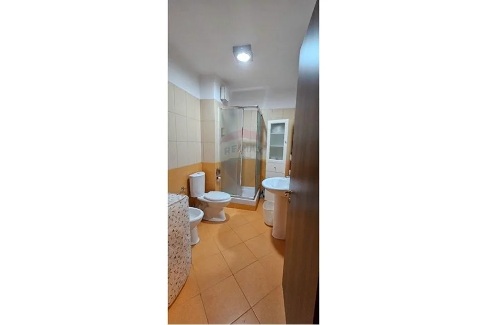 Shqiperi, jepet me qera apartament 1+1+Aneks+Ballkon Kati 6, 70 m² 500 € (Treni - Bulevardi i Ri)