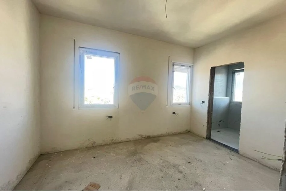 Tirane, shitet apartament 2+1+Aneks+Ballkon Kati 7, 107 m² 137.000 € (rruga 5 maj)