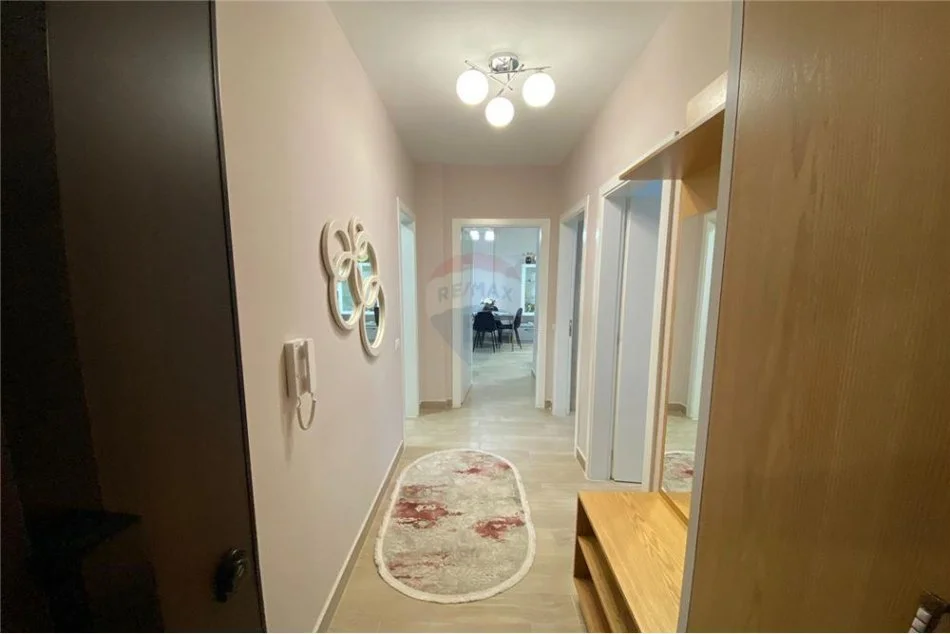 Tirane, jepet me qera apartament 2+1 Kati 4, 75 m² 650 € (21 Dhjetori)