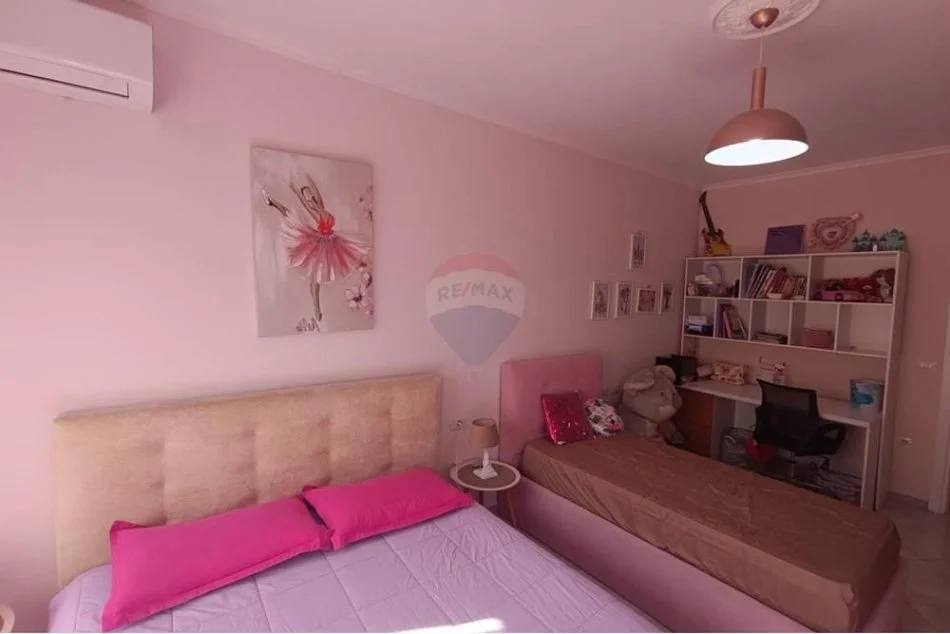 Tirane, jepet me qera apartament 1+1 Kati 2, 88 m² 380 € (Fresku)