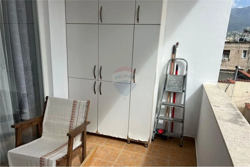 Tirane, jepet me qera apartament 2+1 Kati 3, 83 m² 500 € (Rruga Millosh Shutku - Ali Demi,)
