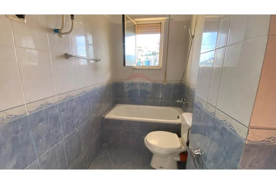 Tirane, jepet me qera 2+1+Ballkon Kati 7, 110 m² 450 € (Rruga e Dibrës - Selvia, Shqipëri)