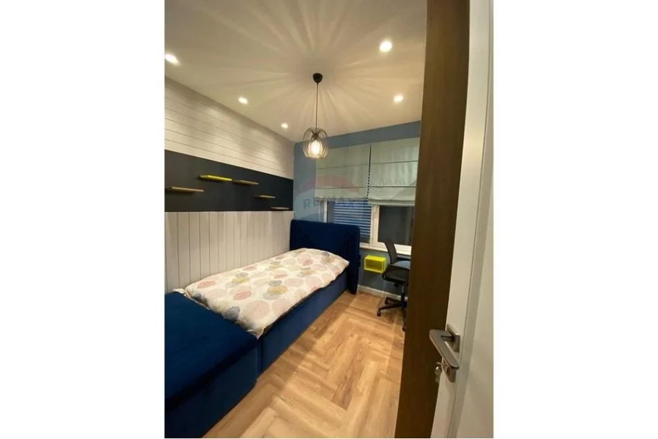 Tirane, jepet me qera 4+1+Aneks+Ballkon Kati 0, 2.200 € (Autostrada Tirane - Elbasan)