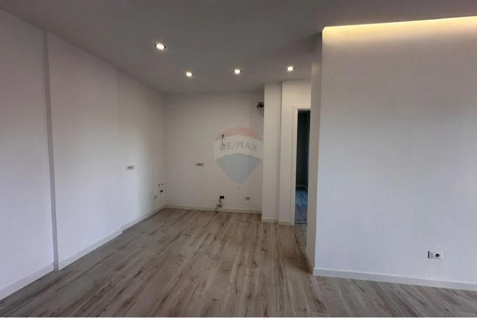 Tirane, shitet apartament 2+1 , 92 m² 240.000 € (Stacioni i Trenit)