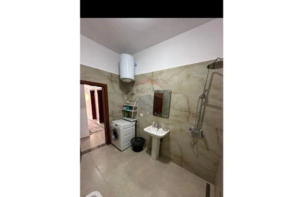 Tirane, jepet me qera apartament 1+1 Kati 2, 73 m² 350 € (Rrethinë - Kinostudio, Shqipëri)