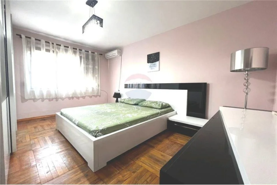 Tirane, jepet me qera apartament 2+1 Kati 4, 65 m² 500 € (Rruga Ferit Xhajko - Ish-Restorant Durresi)