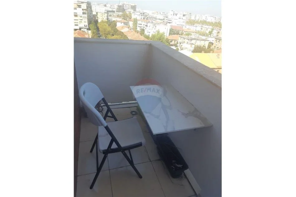 Tirane, jepet me qera apartament 1+1 Kati 6, 65 m² 700 € (Rruga Sulejman Delvina)