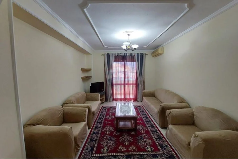 Tirane, jepet me qera apartament 2+1 , 600 € (Brryli)