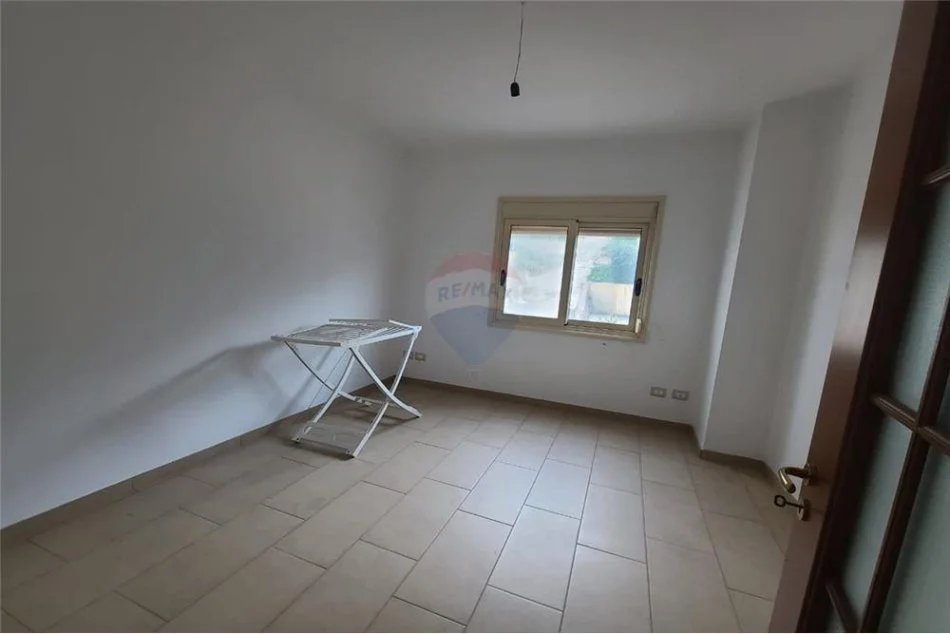 Vlore, shitet apartament 1+1 , 67 m² 100.000 € (Stefan Pano)