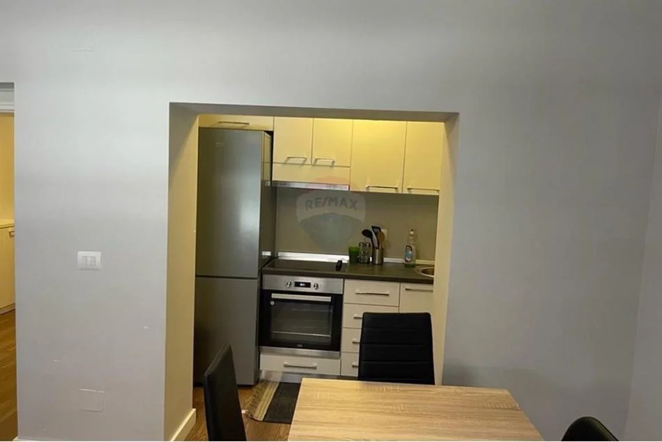 Tirane, jepet me qera apartament 1+1 Kati 0, 60 m² 650 € (Tirana e Re - Stadiumi Dinamo)