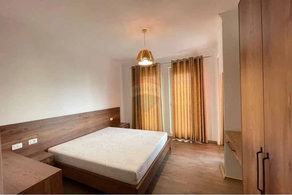 Tirane, jepet me qera apartament 1+1 , 78 m² 700 € (Rruga Muhamet Gjollesha - Zogu i Zi,)