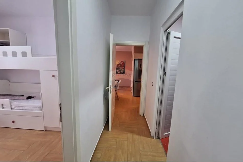 Tirane, jepet me qera apartament 2+1 , 100 m² 600 € (jordan misja)