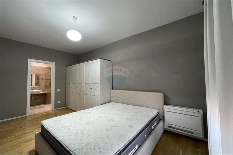 Tirane, jepet me qera apartament 2+1 Kati 7, 120 m² 1.200 € (rruga kavajes, kompleksi deliorgji)