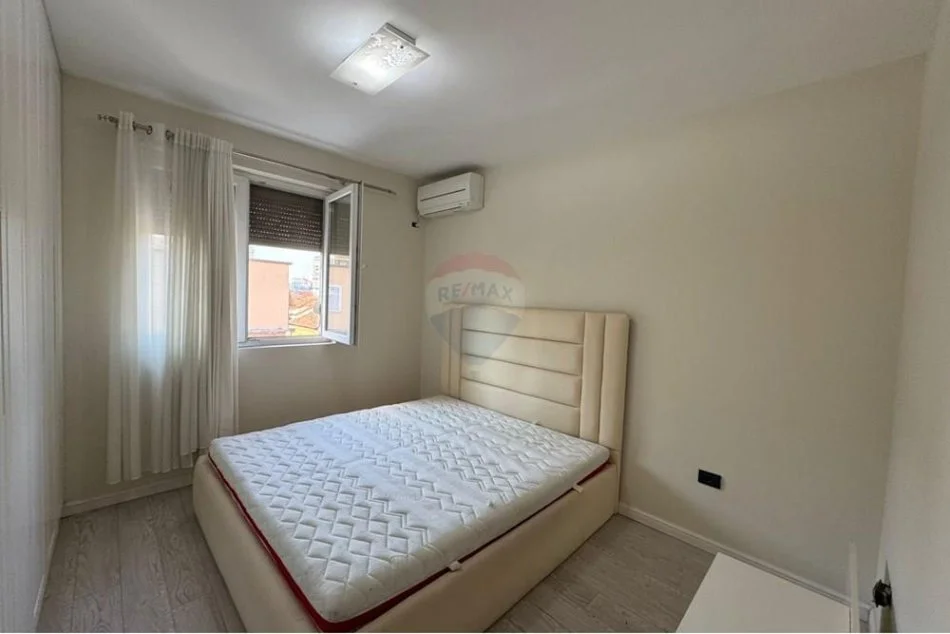 Tirane, shitet apartament 1+1 Kati 4, 80 m² 187.000 € (Tirana e Re - Sheshi Willson, Shqipëri)