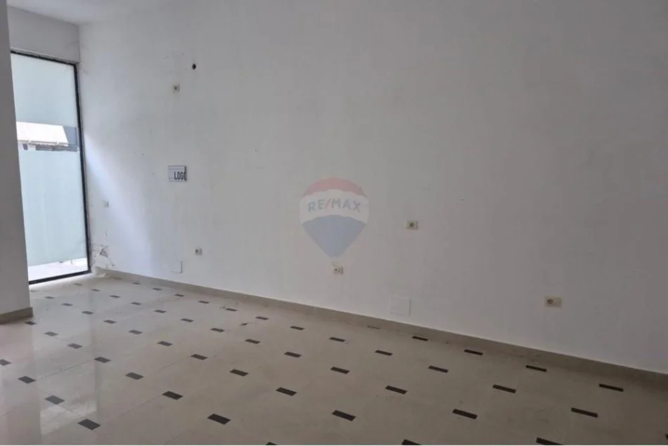 Tirane, jepet me qera dyqan Kati 0, 59 m² 500 € (Selitë, Shqipëri)