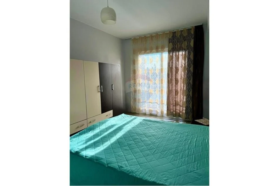 Tirane, jepet me qera 2+1 Kati 8, 72 m² 450 € (Astir)