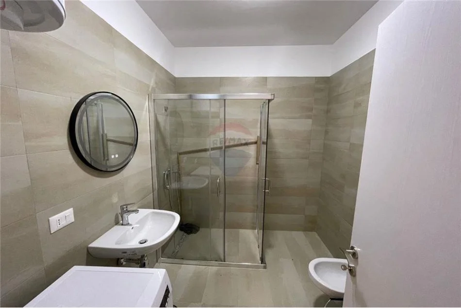 Tirane, shitet apartament 2+1 Kati 3, 127 m² (Kompleksi Arlis - Rruga e Dibrës - Farmacia 10)