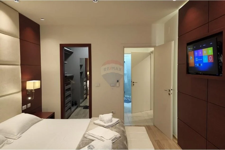 Tirane, jepet me qera apartament 2+1+Ballkon Kati 19, 95 m² 1.500 € (Stadiumi Air Albania)