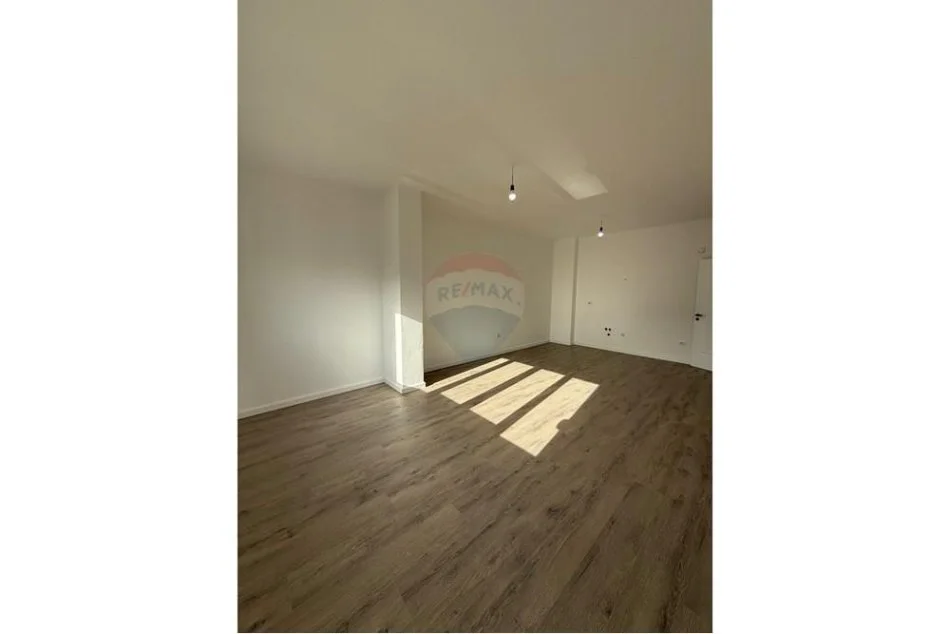 Tirane, shitet apartament 2+1 Kati 5, 97 m² 145.000 € (Yzberisht - Pallatet Cabej)
