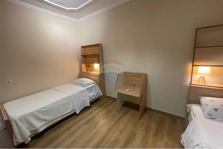 Tirane, jepet me qera apartament 2+1 Kati 4, 88 m² 600 € (Pazari i Ri)