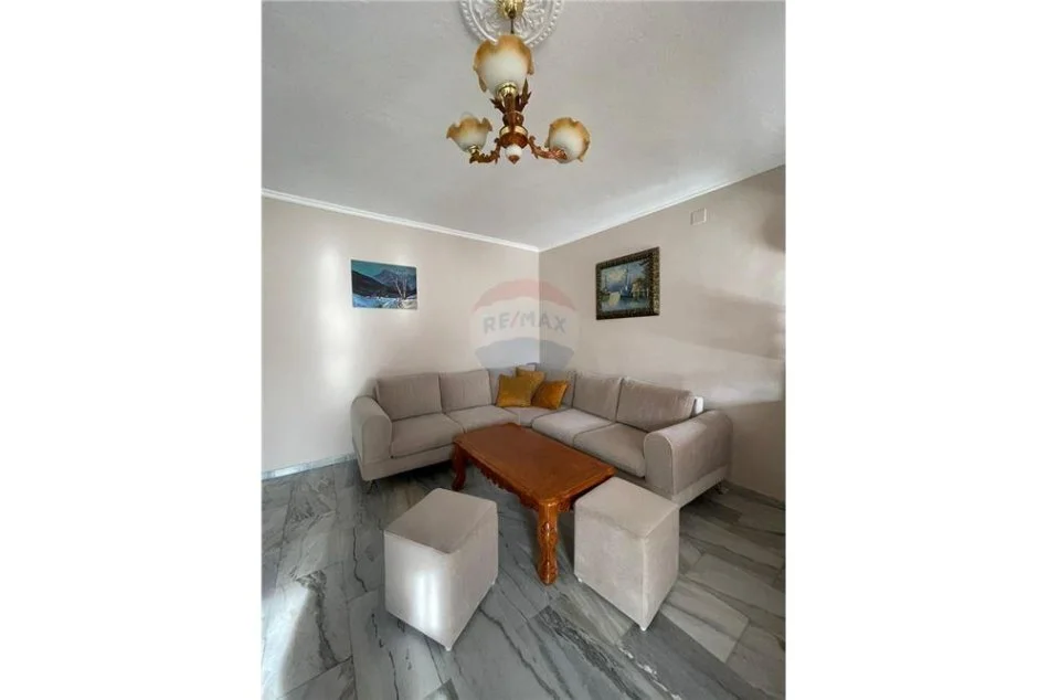 Tirane, jepet me qera 2+1 Kati 3, 93 m² 400 € (dritan hoxha - Laprakë, Shqipëri)