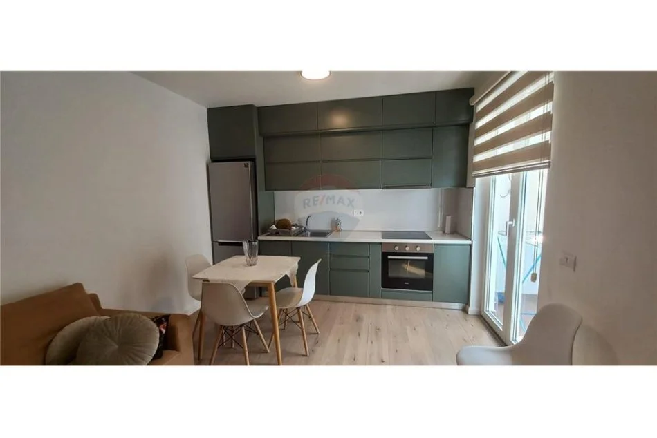 Tirane, jepet me qera apartament 1+1 Kati 3, 60 m² 700 € (Reshit Collaku - Shallvaret - Myslym Shyri -)