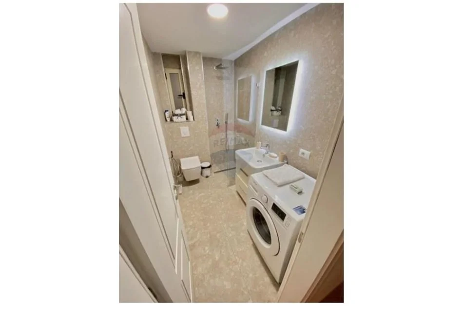 Tirane, jepet me qera 1+1 Kati 3, 60 m² 700 € (myslym shyri)