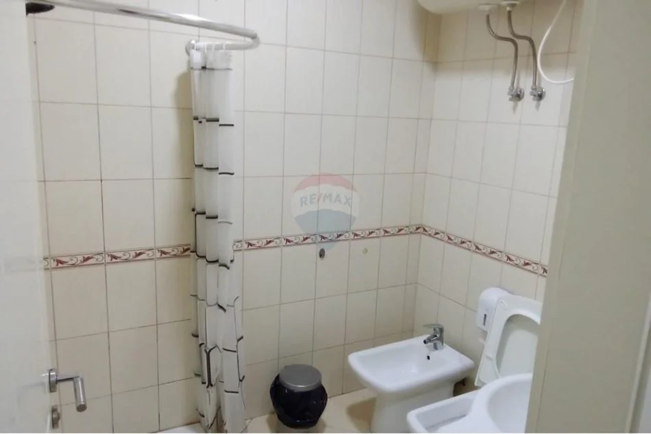 Tirane, jepet me qera apartament 2+1 Kati 3, 70 m² 600 € (rruga e barrikadave)