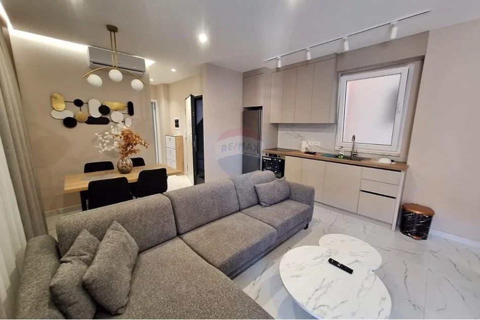 Tirane, jepet me qera apartament 2+1 Kati 7, 105 m² 800 € (Don Bosko, Shqipëri)