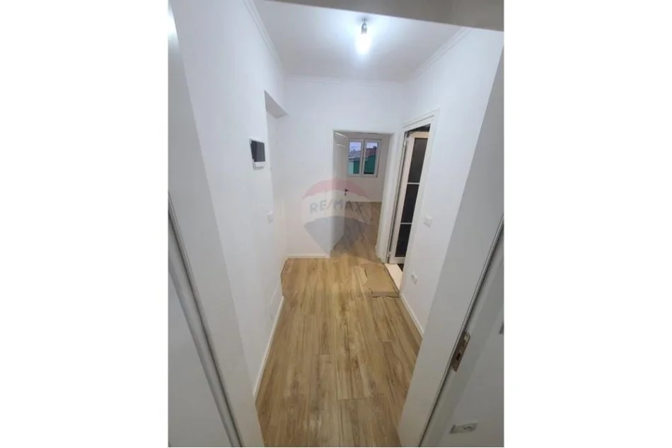 Tirane, shitet apartament 1+1 Kati 4, 55 m² 120.000 € (Rruga Bardhyl)