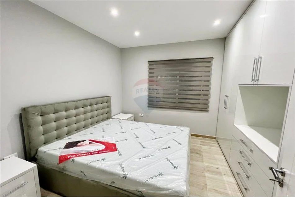 Tirane, jepet me qera apartament 2+1 Kati 2, 100 m² 650 € (Shkolla 26 Nentori - Rruga Pandeli Cale - Selitë, Shqipëri)