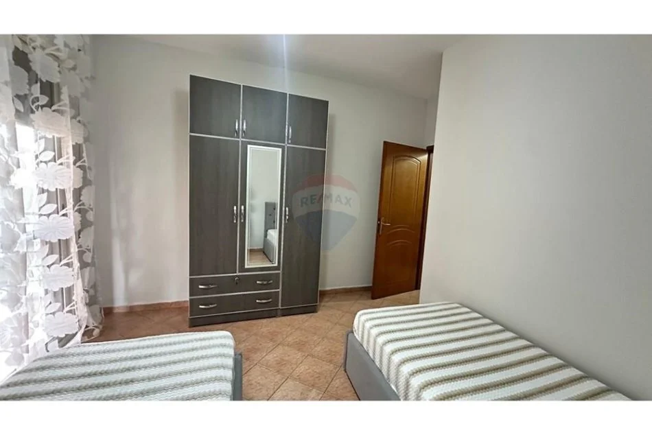 Tirane, jepet me qera apartament 2+1 Kati 6, 106 m² 650 € (Rruga e Kavajes, perballe Delijorgjit)
