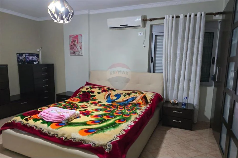 Vlore, shitet apartament 1+1+Ballkon Kati 7, 91 m² (Lungomare)