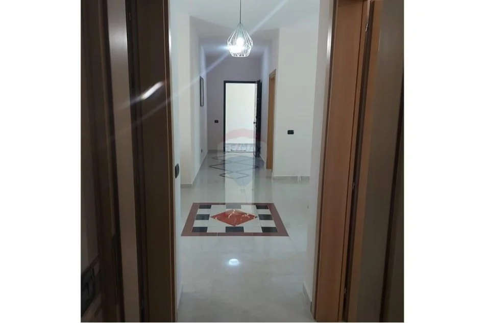 Vlore, shitet apartament+verande | Penthouse 2+1+Aneks+Ballkon , 185 m² 260.000 € (Lungomare)