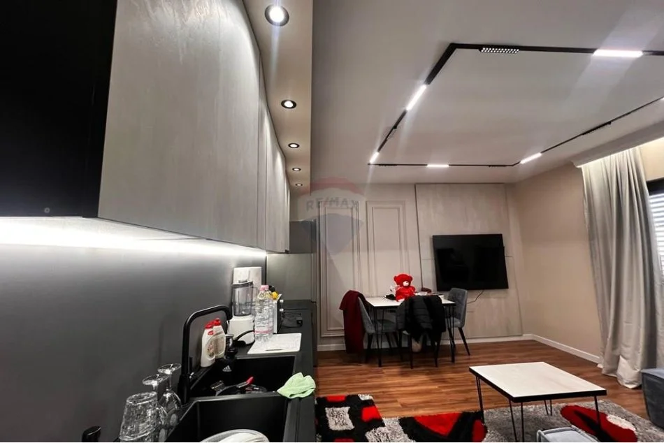 Tirane, jepet me qera apartament 1+1+Ballkon Kati 10, 66 m² 700 € 