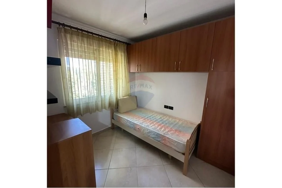 Tirane, jepet me qera apartament 2+1 , 70 m² 500 € (Bulevardi Bajram Curi)
