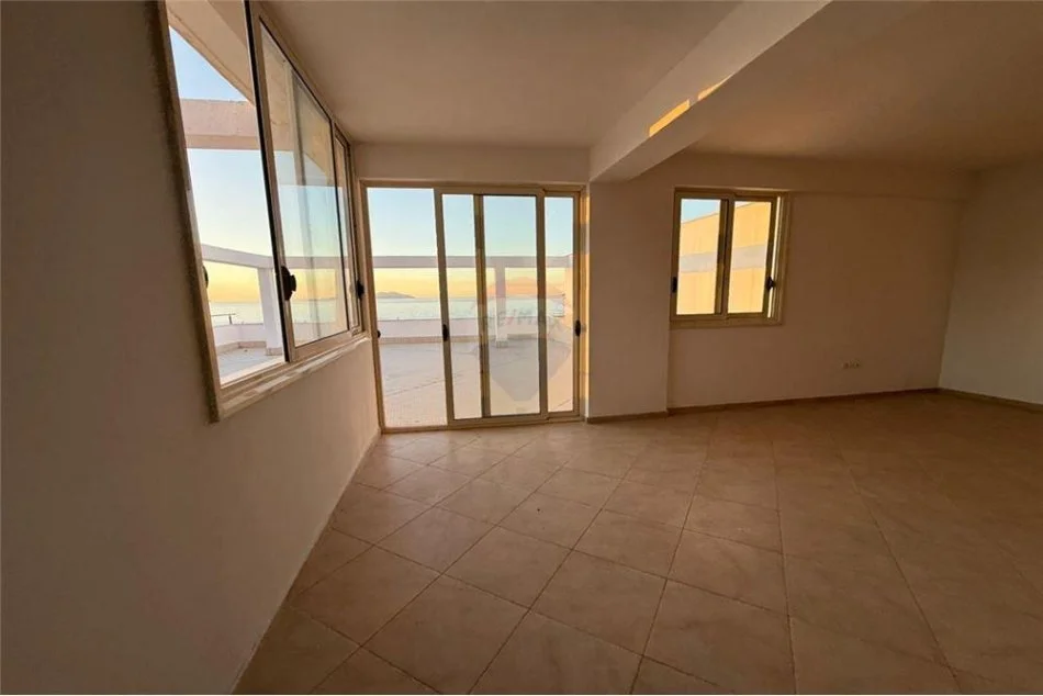 Vlore, shitet apartament+verande | Penthouse 2+1+Ballkon Kati 10, 220 m² 350.000 € (Tek Rrapi)