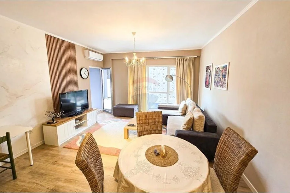 Tirane, shitet apartament 1+1 Kati 2, 74 m² 140.000 € (5 Maji)