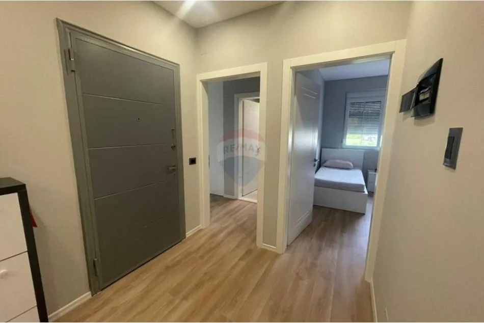 Tirane, shitet 2+1+Ballkon Kati 2, 90 m² 129.000 € (loni ligori)