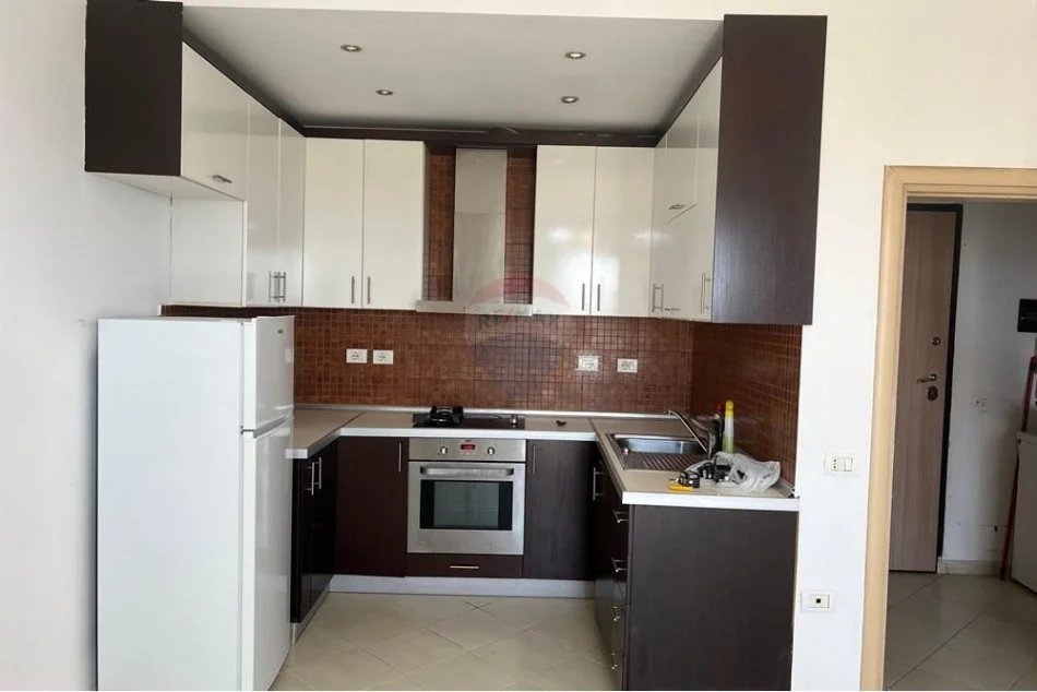 Tirane, jepet me qera apartament 1+1 , 65 m² 350 € (Fresk)