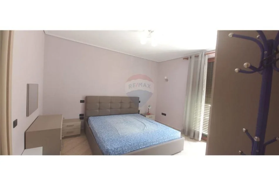 Tirane, jepet me qera 3+1+Ballkon Kati 2, 149 m² 600 € (vilat gjermane)