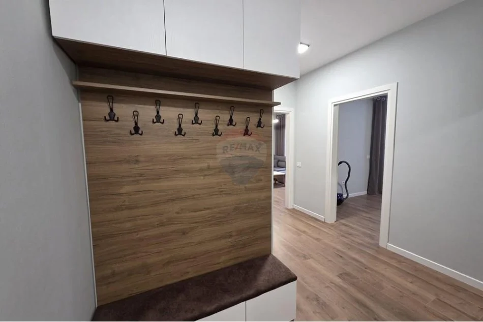 Tirane, jap me qera apartament 1+1 Kati 2, 75 m² 500 € (feizi himzo)