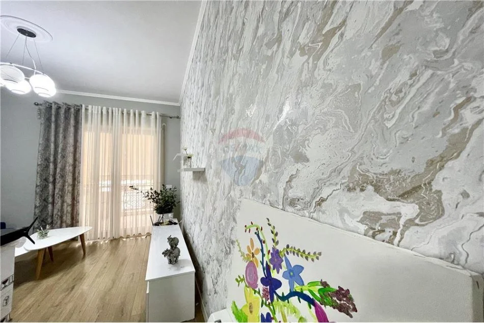 Tirane, jepet me qera apartament 1+1 Kati 5, 73 m² 800 € (Kompleksi Delijorgj)