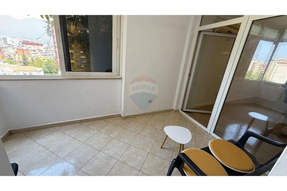 Tirane, jepet me qera apartament 2+1 , 100 m² 1.000 € (rruga elbasanit)
