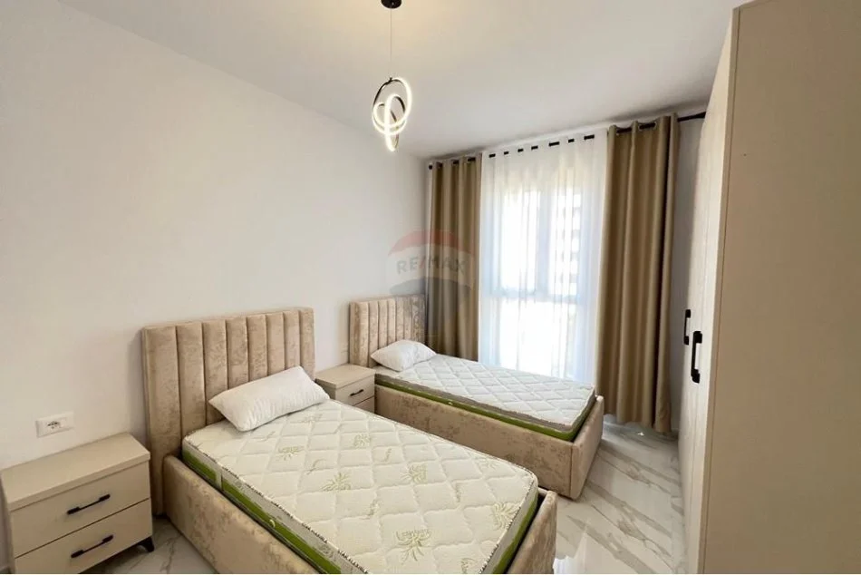 Tirane, jepet me qera apartament 2+1 , 100 m² 750 € (TRIO TOWER)