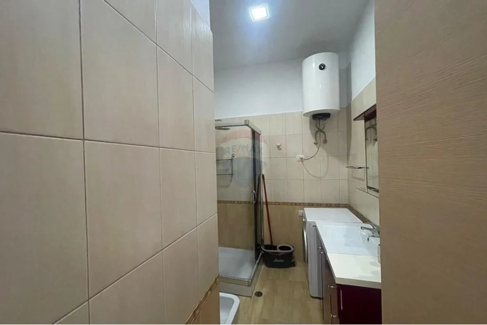 Tirane, jepet me qera apartament 1+1 Kati 4, 95 m² 550 € (kodra e diellit 1)